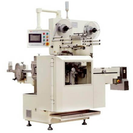 Stroj na rezanie a balenie v jednom